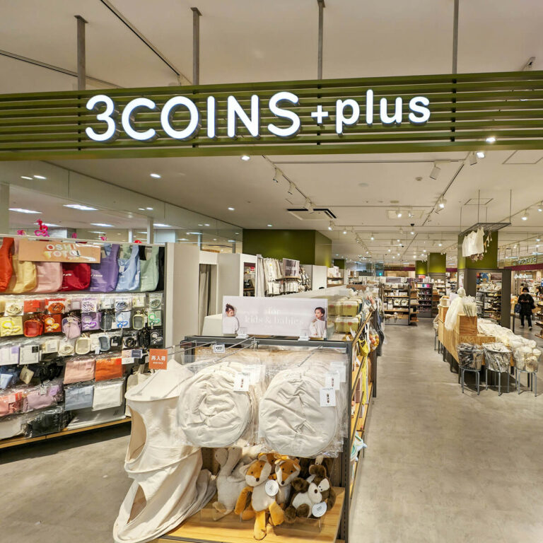 3COINS+Plus 日本分店入口外觀